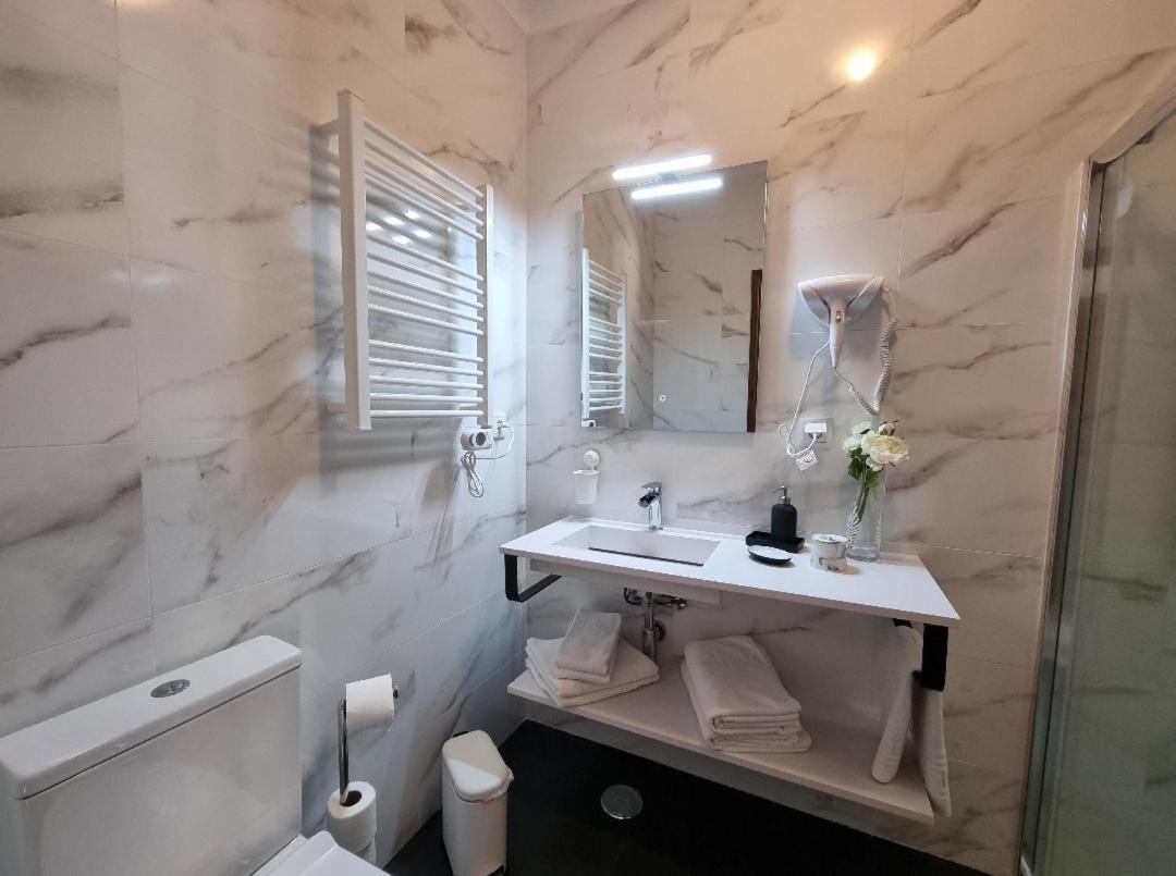 Apartmento Praia Da Dona Ana Lagos Kültér fotó