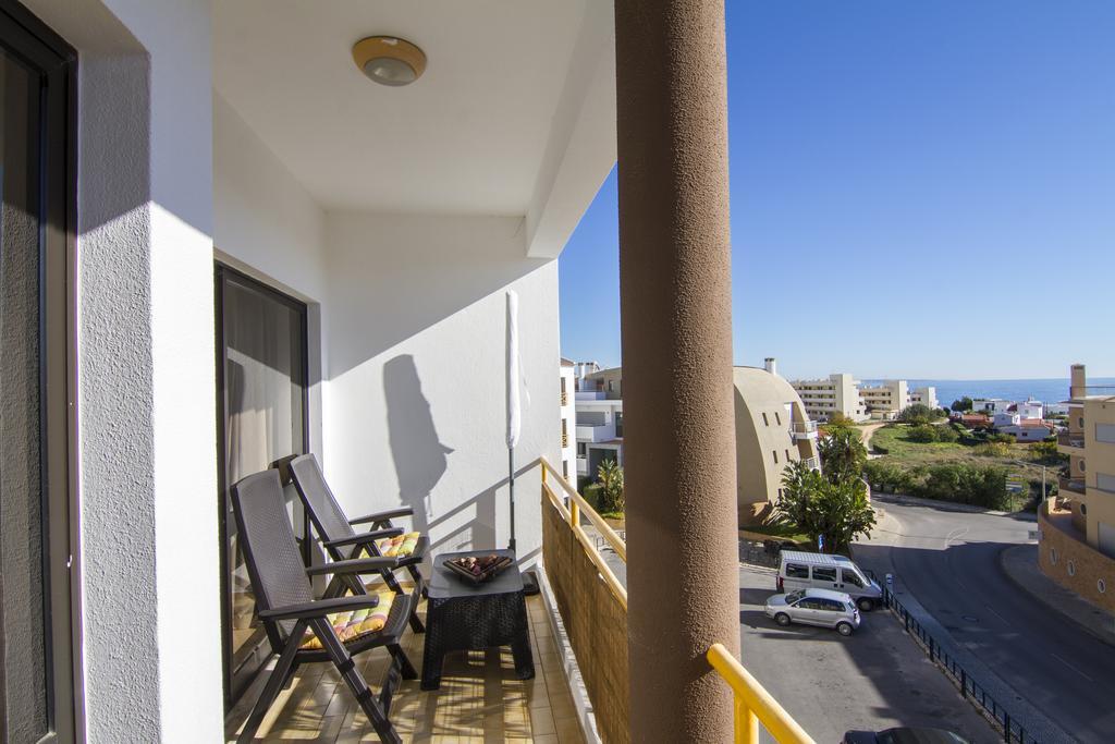 Apartmento Praia Da Dona Ana Lagos Szoba fotó